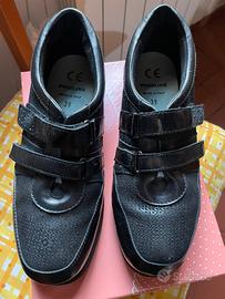 Scarpe sanitarie in pelle nuove mai usate