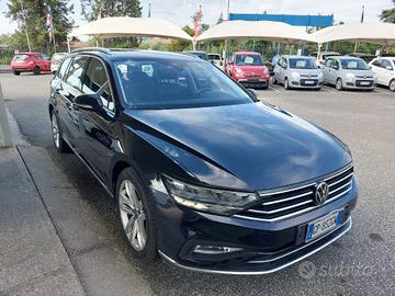 VOLKSWAGEN Passat Variant 1.5 TSI ACT DSG Busine