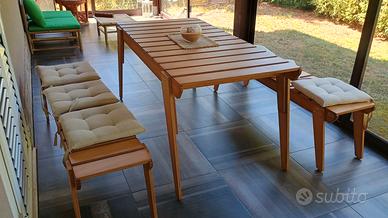 Tavolo e panche in legno da veranda o giardino