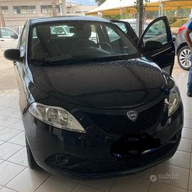 Lancia Y