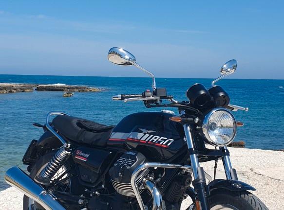 Moto Guzzi V7 IV - 2025