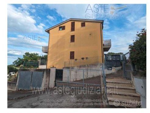 Box/Posto auto Osimo [A4320995]