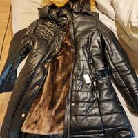 Piumino simil pelle interno in pelliccia