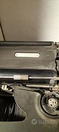 Macchina da  scrivere Olivetti M40/3