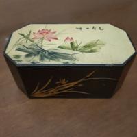 Scatola Portagioie In Legno e Lacca Cinese.
