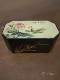 Scatola Portagioie In Legno e Lacca Cinese.
