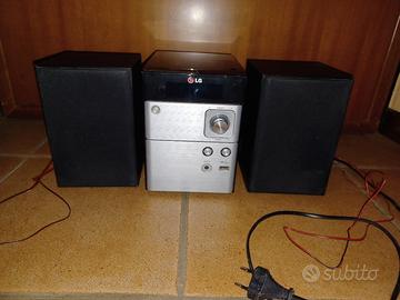 LG Stereo Micro hi-fi system CM1530