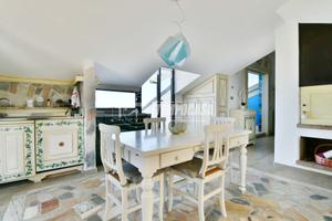 BILOCALE DA SOGNO CON TERRAZZI E VISTA MARE !!