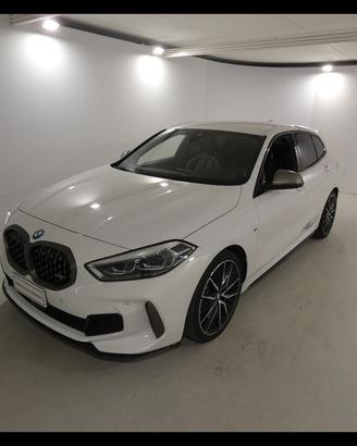BMW Serie 1 (F40) - M 135i xDrive