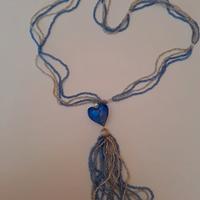 Collana con perline e cuore in vetro