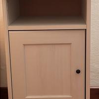 Coppia di comodini color bianco/grigio