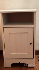 Coppia di comodini color bianco/grigio