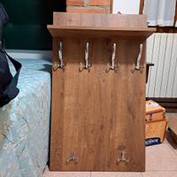 attaccapanni con cappelliera.