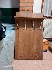 attaccapanni con cappelliera.