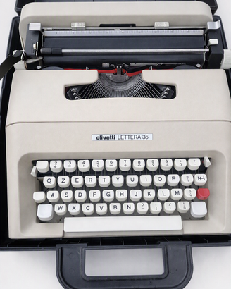 Macchina da scrivere Olivetti Lettera 35