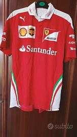 maglietta della Ferrari