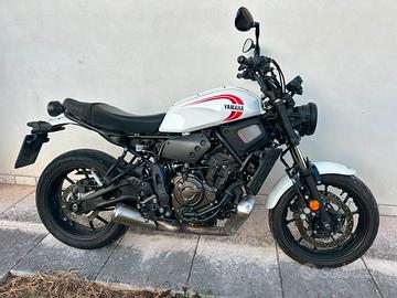 Yamaha xsr-700