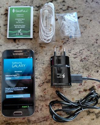 Cell. Samsung S4 Mini + batteria di riserva