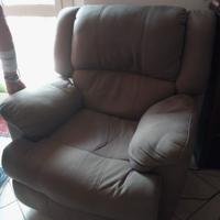 poltrona reclinabile in diverse posizioni  
