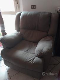 poltrona reclinabile in diverse posizioni  