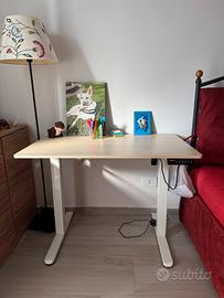 Scrivania regolabile