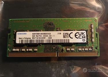 2 banchi di memoria samsung DDR4 daa 8 GB