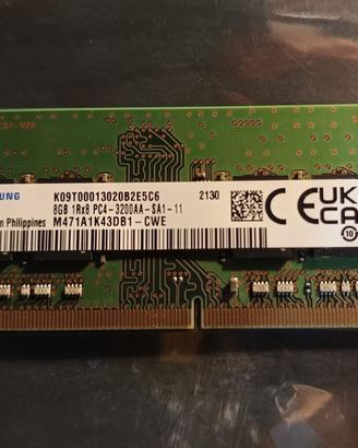 2 banchi di memoria samsung DDR4 daa 8 GB