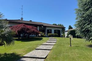 VILLA SINGOLA INDIPENDENTE a CERIANO LAGHETTO (MB)