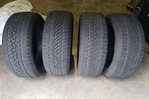 4 Gomme Invernali Fulda 215/55 R17 98V