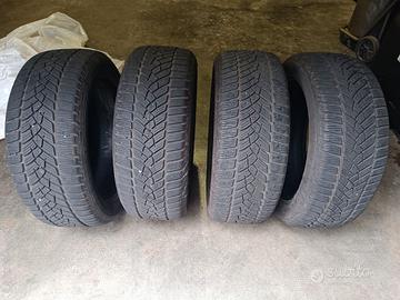 4 Gomme Invernali Fulda 215/55 R17 98V