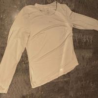 Maglia traspirante da trekking in montagna