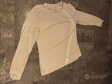 Maglia traspirante da trekking in montagna