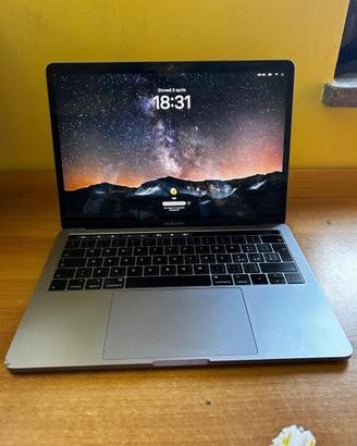 MacBook Pro 2018 – 8GB RAM / SSD 256GB