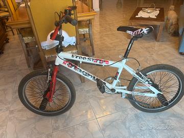 BMX freestyle premium 20” con Pegs -