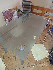 tavolo con sedie 