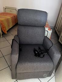 poltrona reclinabile e alza persona 