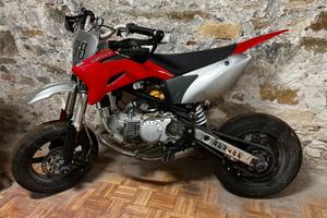 Pitbike da pista con ricambi