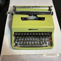 Macchina Da Scrivere OLIVETTI LETTERA 32 + Manuale