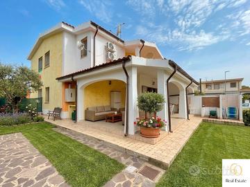 Villetta con cortile privato