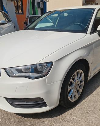 Audi A3 SPB 1.6 TDI 105 CV CR Attraction