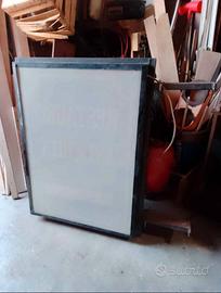 insegna luminosa bifacciale 