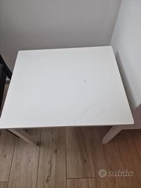 Tavolino bianco