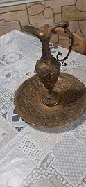 brocca e piatto in bronzo