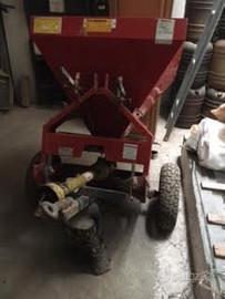 Concimatrice da traino