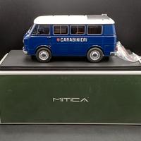 1:18 Alfa Romeo F12 Minibus 1S Carabinieri 