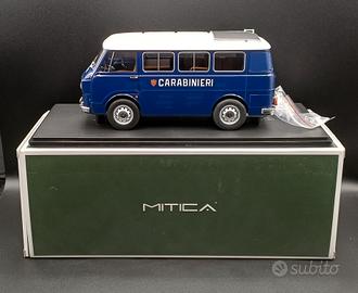 1:18 Alfa Romeo F12 Minibus 1S Carabinieri 