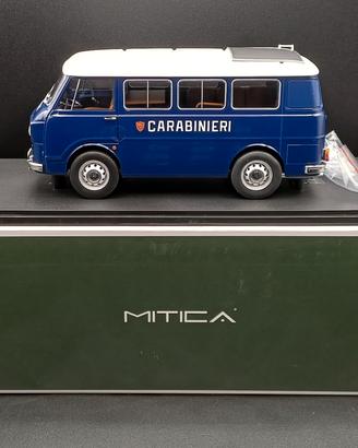 1:18 Alfa Romeo F12 Minibus 1S Carabinieri 
