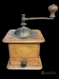 Antico macinino da caffe Tre Spade