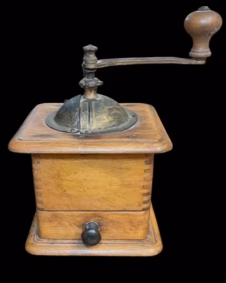 Antico macinino da caffe Tre Spade