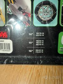 Catene neve nuove ancora imballate